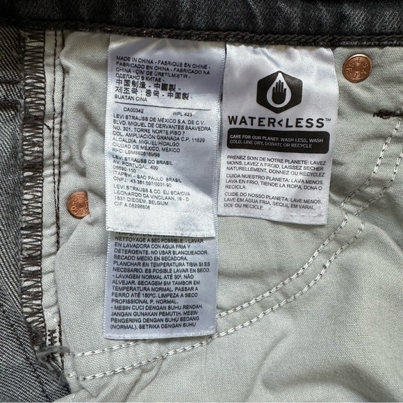 REVOLVE Levi's Wedgie Icon Fit Jeans in Bite My Dust Wash Grey Denim - Size 25 - Picture 9 of 16